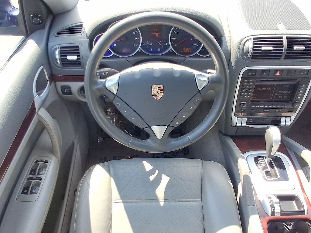 Thumbnail: 2003 Porsche Cayenne - 28
