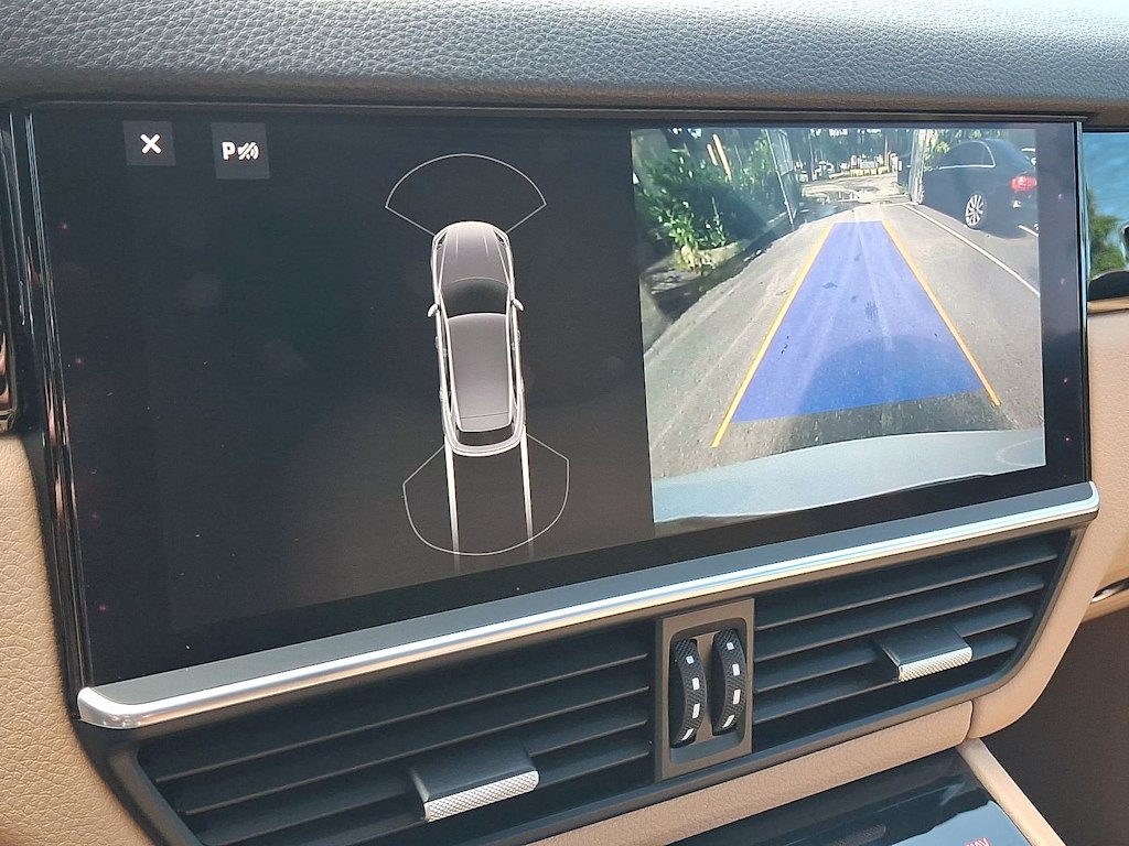 Thumbnail: 2019 Porsche Cayenne - 25