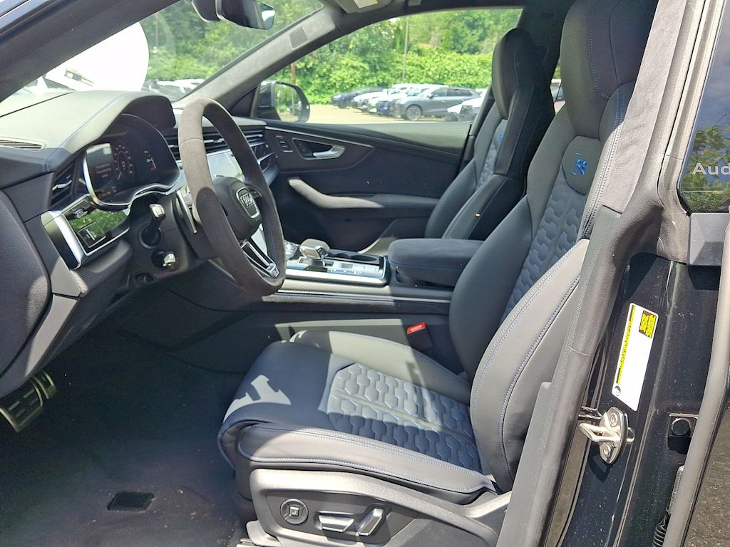Thumbnail: 2026 Audi RS Q8 - 9