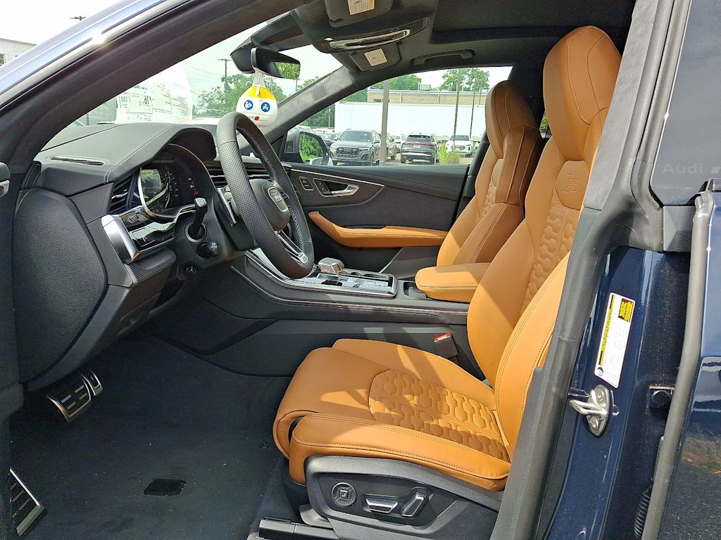 Thumbnail: 2026 Audi RS Q8 - 8