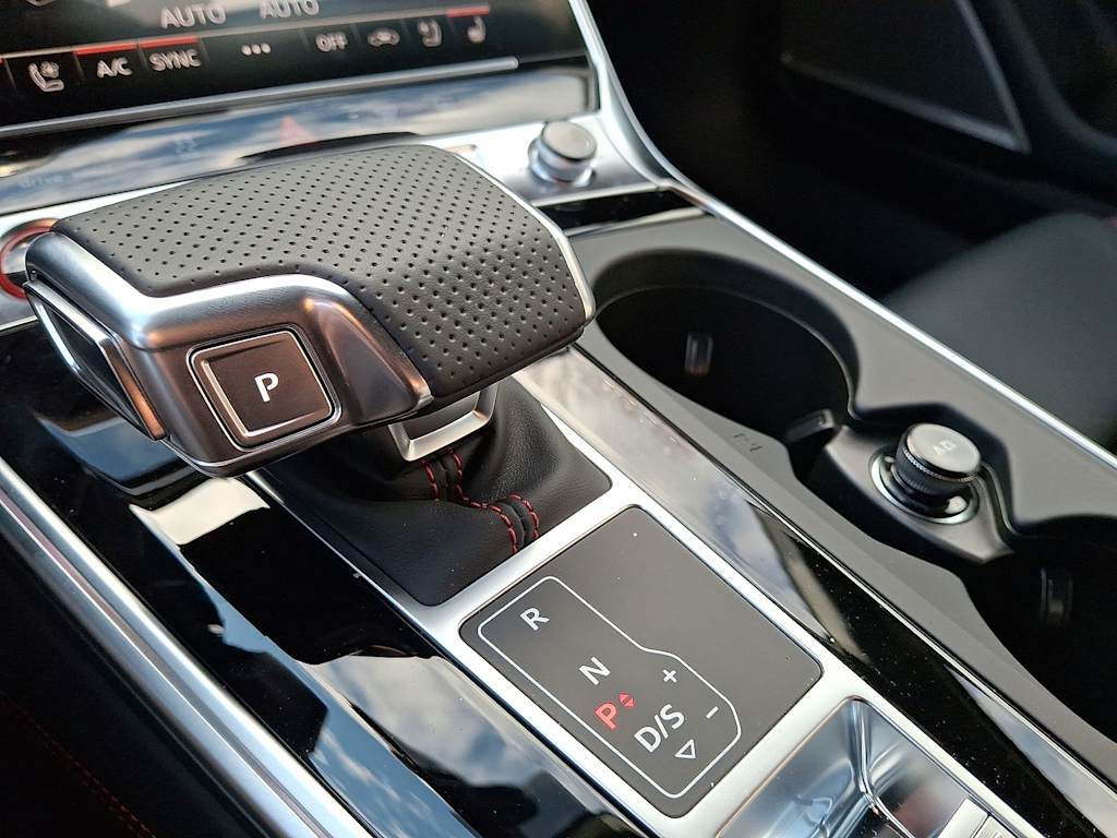 Thumbnail: 2026 Audi RS 6 - 11