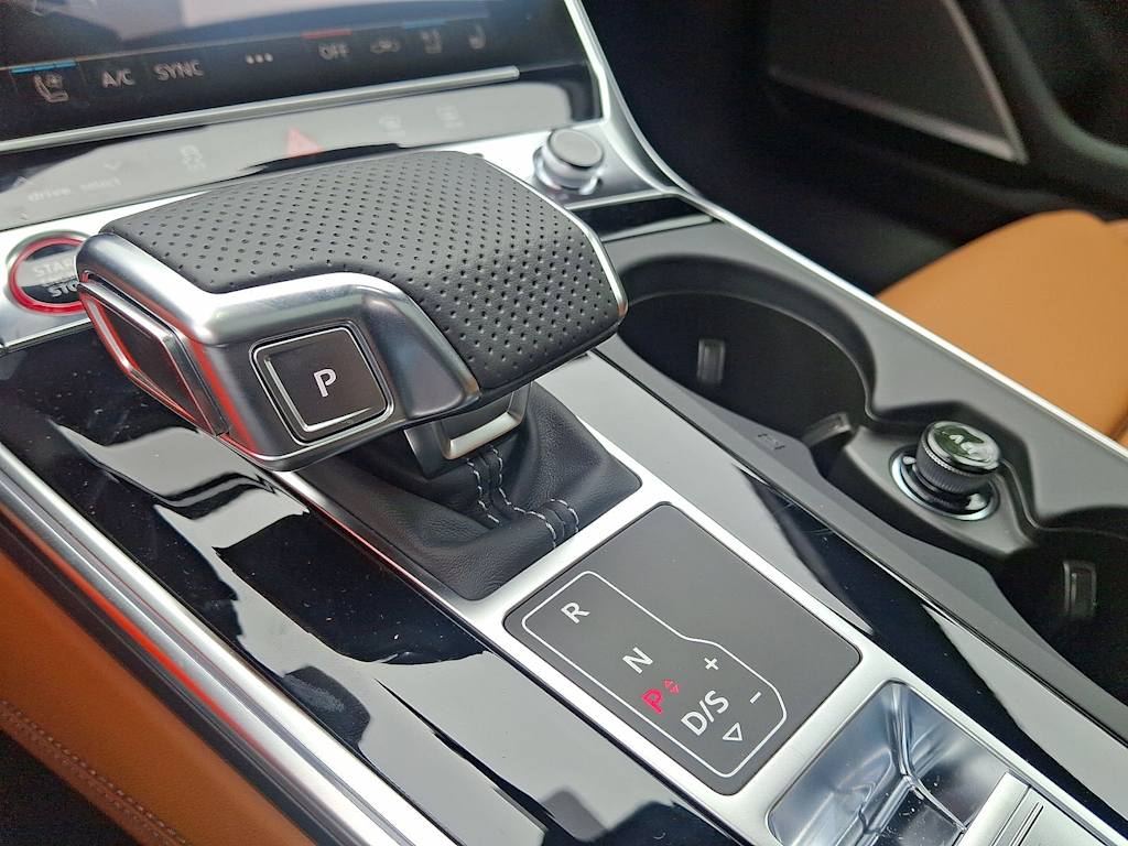 Thumbnail: 2025 Audi RS 6 - 9