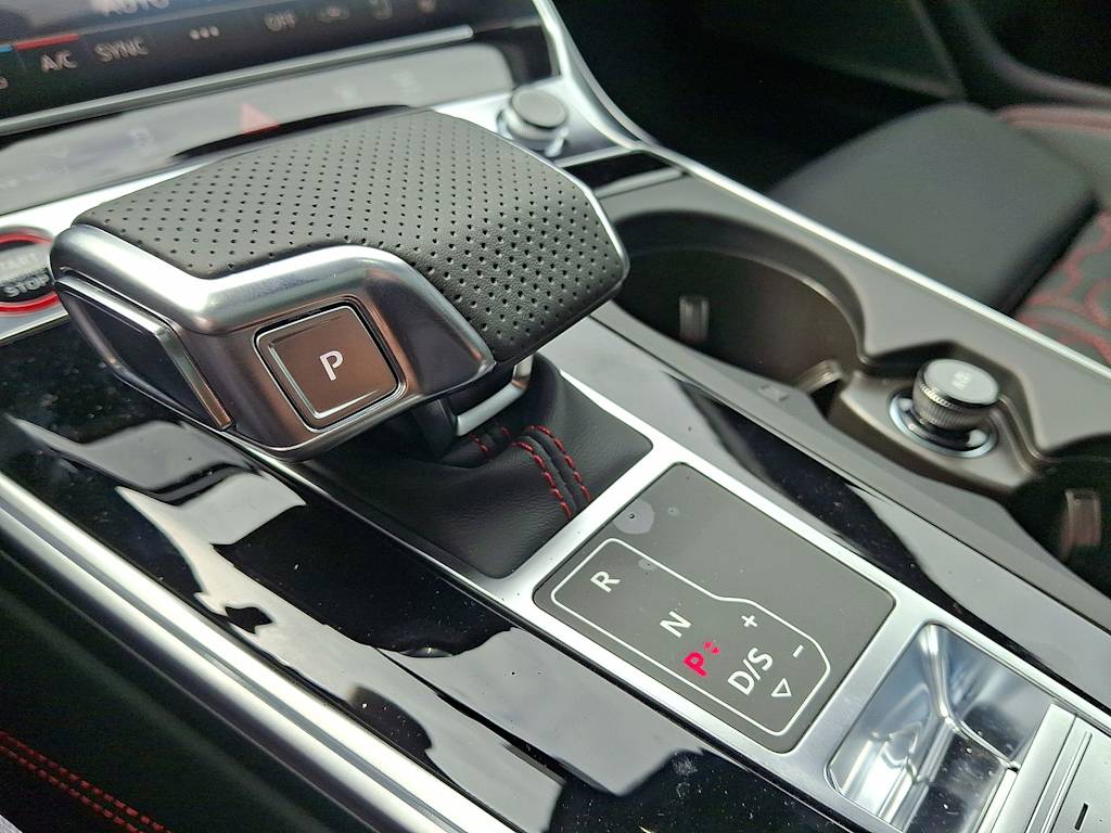 Thumbnail: 2026 Audi RS 6 - 10