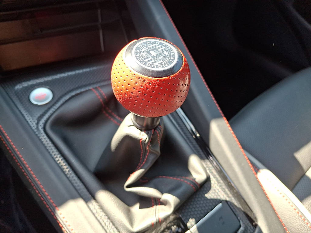 2023 Volkswagen Golf GTI 26