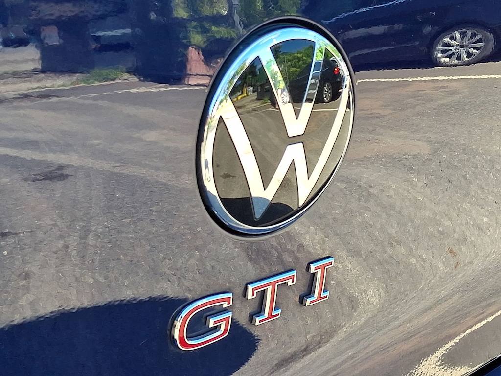 2023 Volkswagen Golf GTI 8
