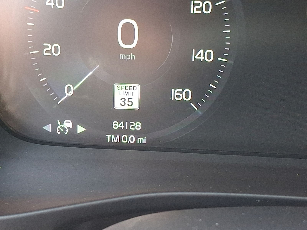 Thumbnail: 2019 Volvo XC40 - 14