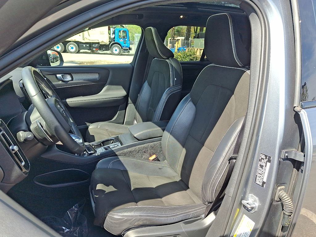 Thumbnail: 2019 Volvo XC40 - 10