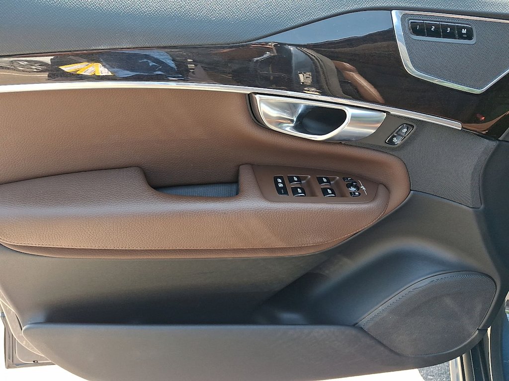 Thumbnail: 2019 Volvo XC90 - 24