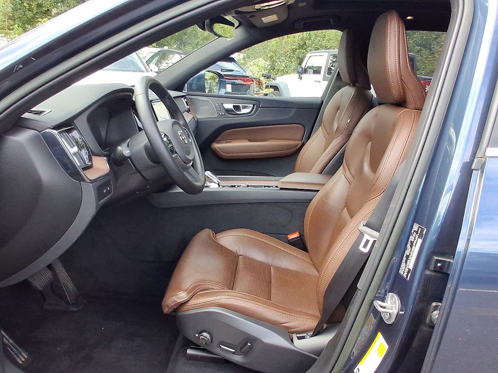 Thumbnail: 2023 Volvo XC60 - 10