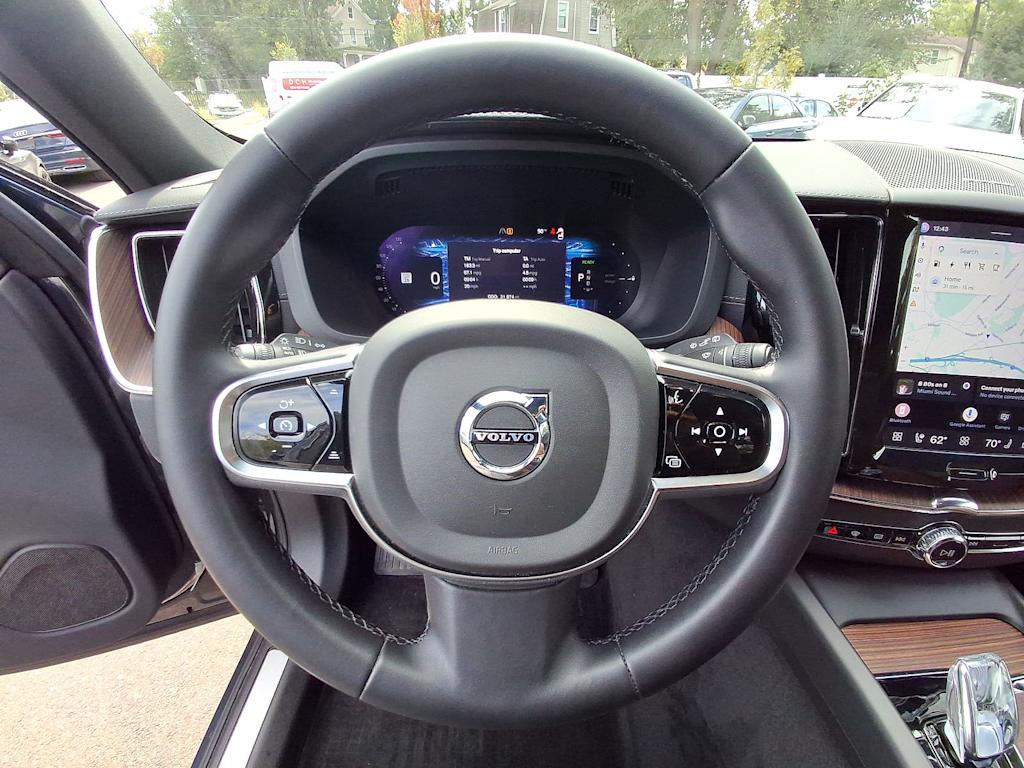 Thumbnail: 2023 Volvo XC60 - 13