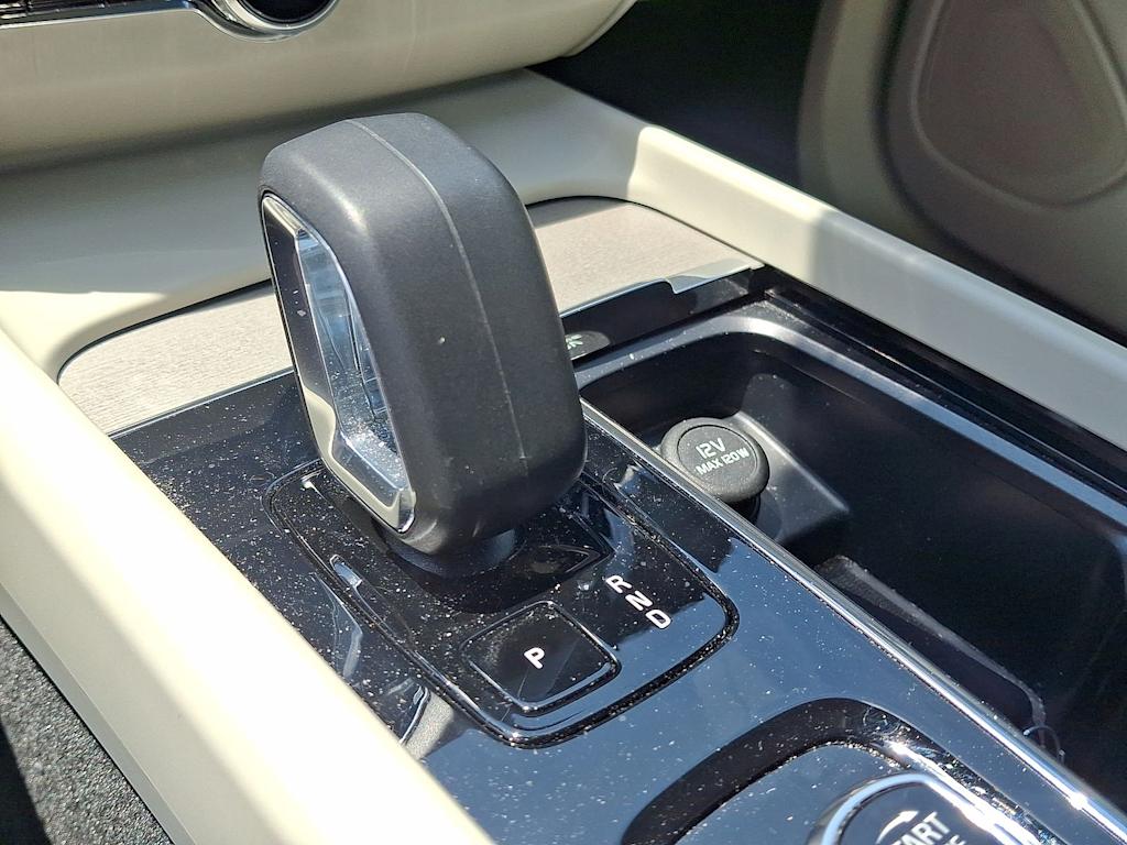 2023 Volvo XC60 B5 Plus 10
