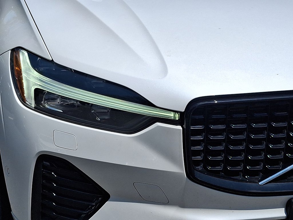 2023 Volvo XC60 B5 Plus 25
