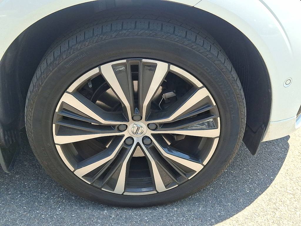 2023 Volvo XC60 B5 Plus 7