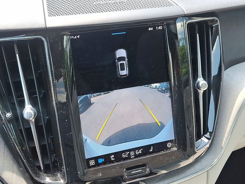 2023 Volvo XC60 B5 Plus 17