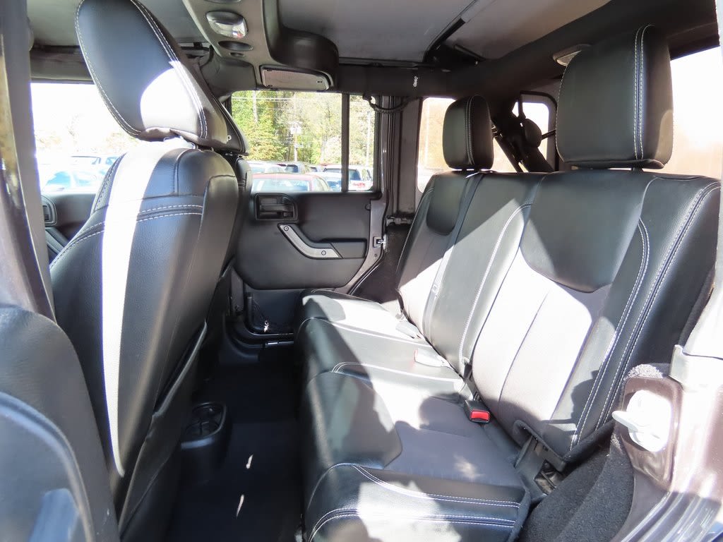 Thumbnail: 2016 Jeep Wrangler - 13
