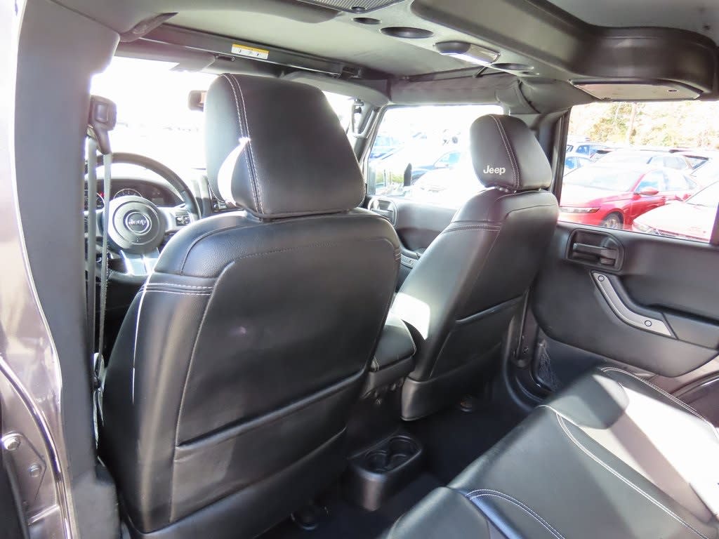 Thumbnail: 2016 Jeep Wrangler - 21