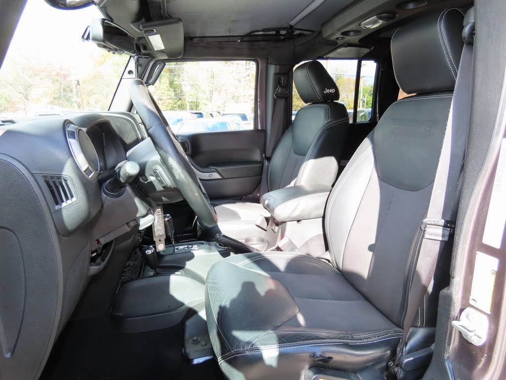 Thumbnail: 2016 Jeep Wrangler - 12