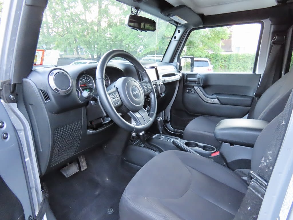 Thumbnail: 2015 Jeep Wrangler - 11