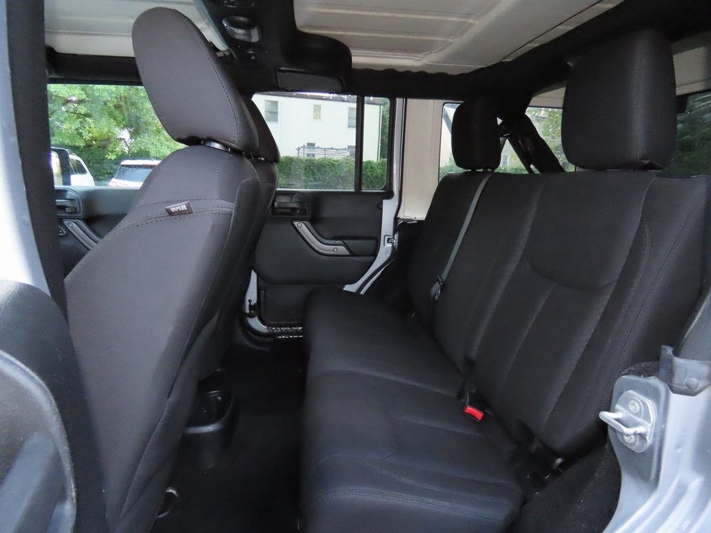 Thumbnail: 2015 Jeep Wrangler - 13