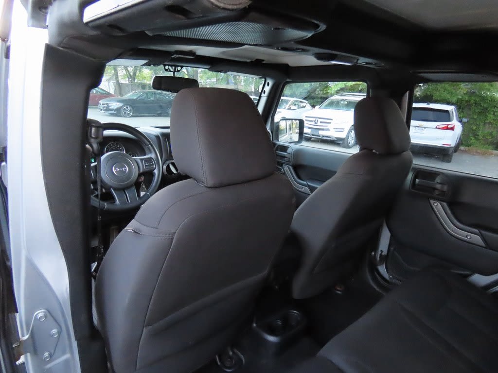Thumbnail: 2015 Jeep Wrangler - 21