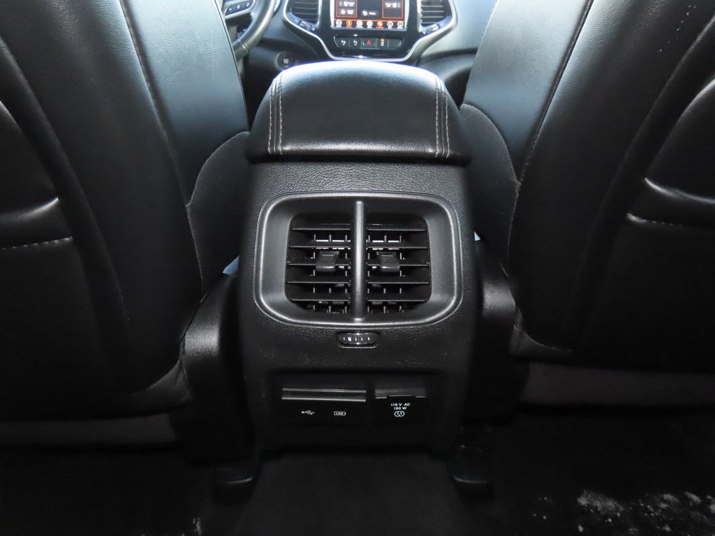 Thumbnail: 2019 Jeep Cherokee - 29