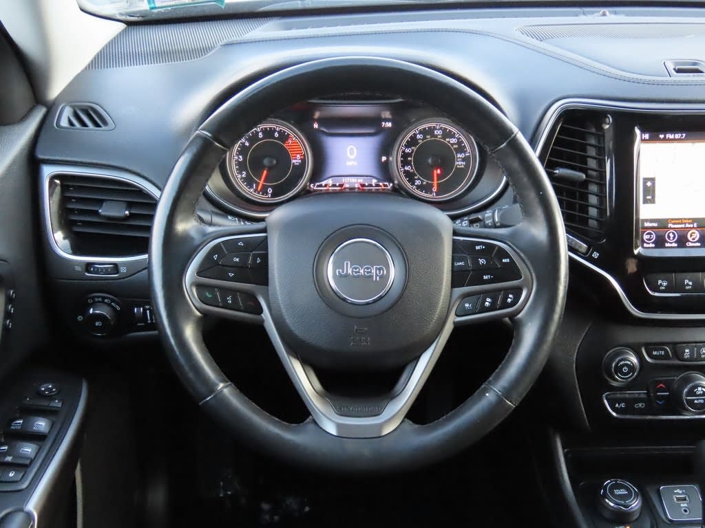 Thumbnail: 2019 Jeep Cherokee - 10