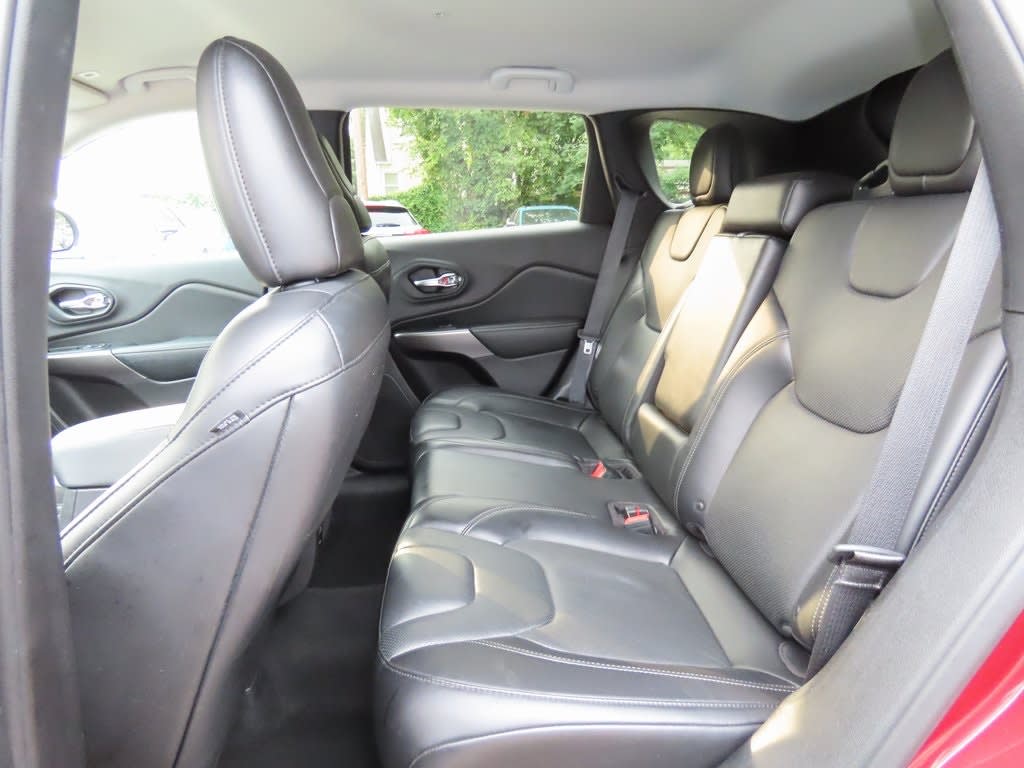 Thumbnail: 2019 Jeep Cherokee - 13