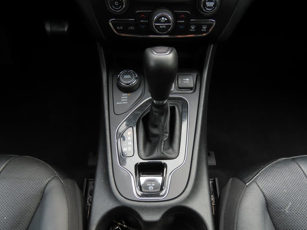Thumbnail: 2019 Jeep Cherokee - 16