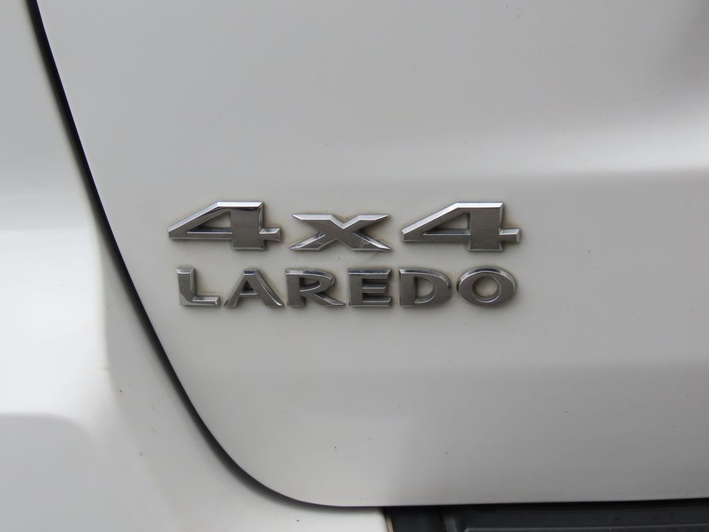 Thumbnail: 2013 Jeep Grand Cherokee - 7