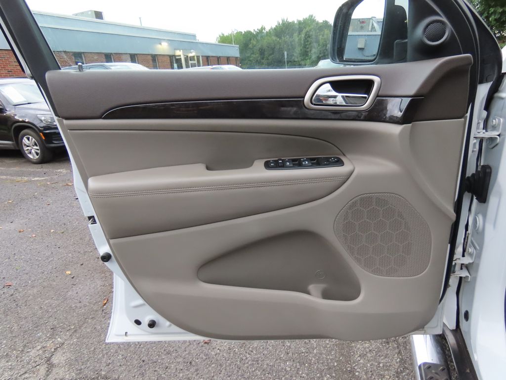 Thumbnail: 2013 Jeep Grand Cherokee - 22