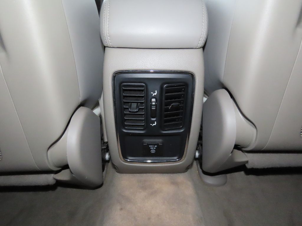 Thumbnail: 2013 Jeep Grand Cherokee - 24