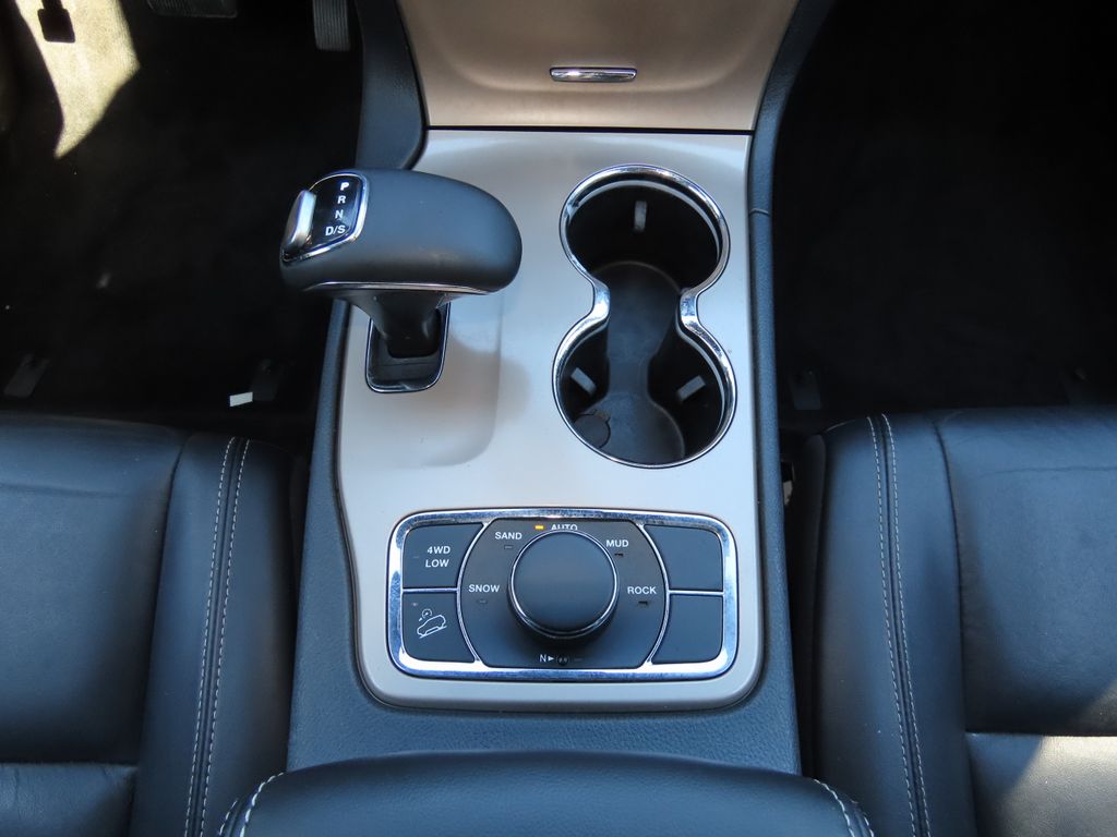 Thumbnail: 2015 Jeep Grand Cherokee - 16