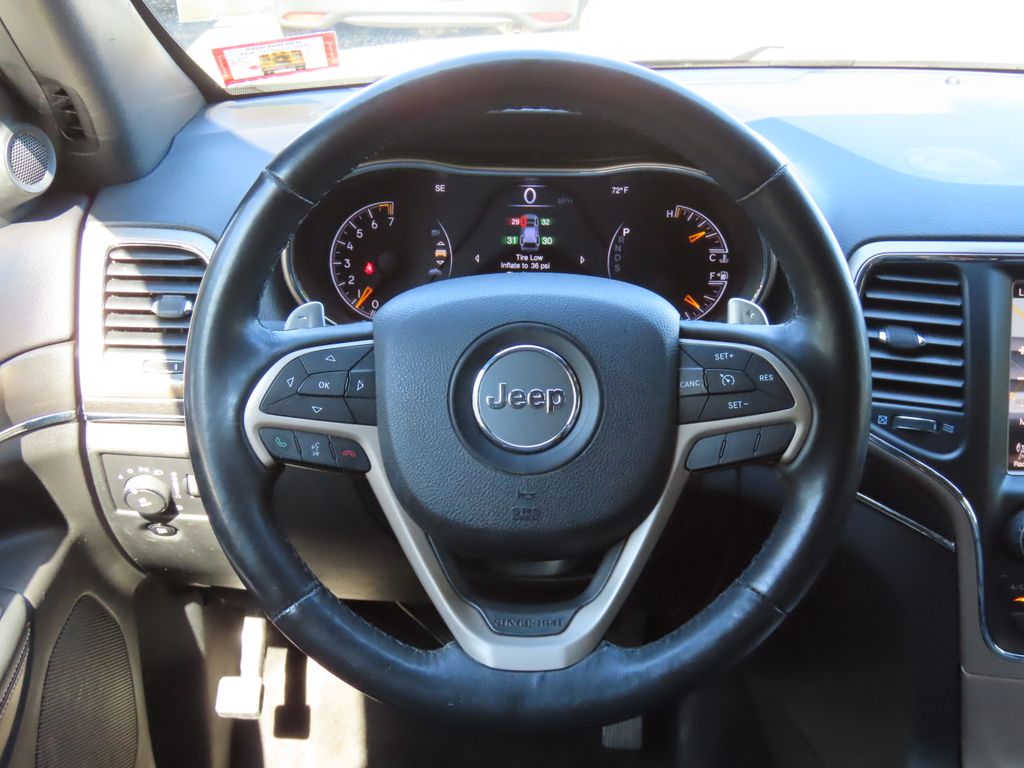 Thumbnail: 2015 Jeep Grand Cherokee - 14