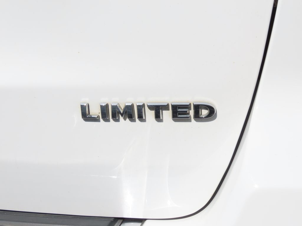 Thumbnail: 2015 Jeep Grand Cherokee - 7