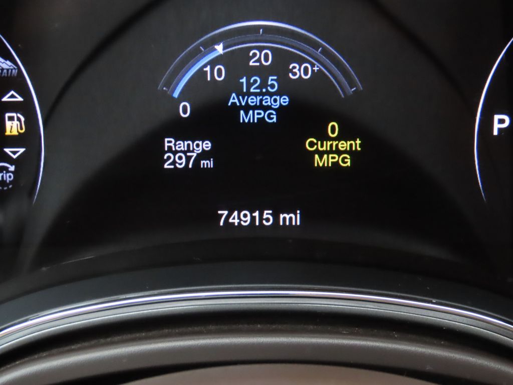 Thumbnail: 2019 Jeep Grand Cherokee - 32