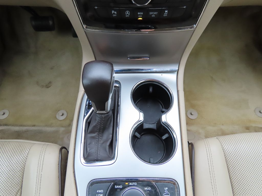 Thumbnail: 2019 Jeep Grand Cherokee - 15