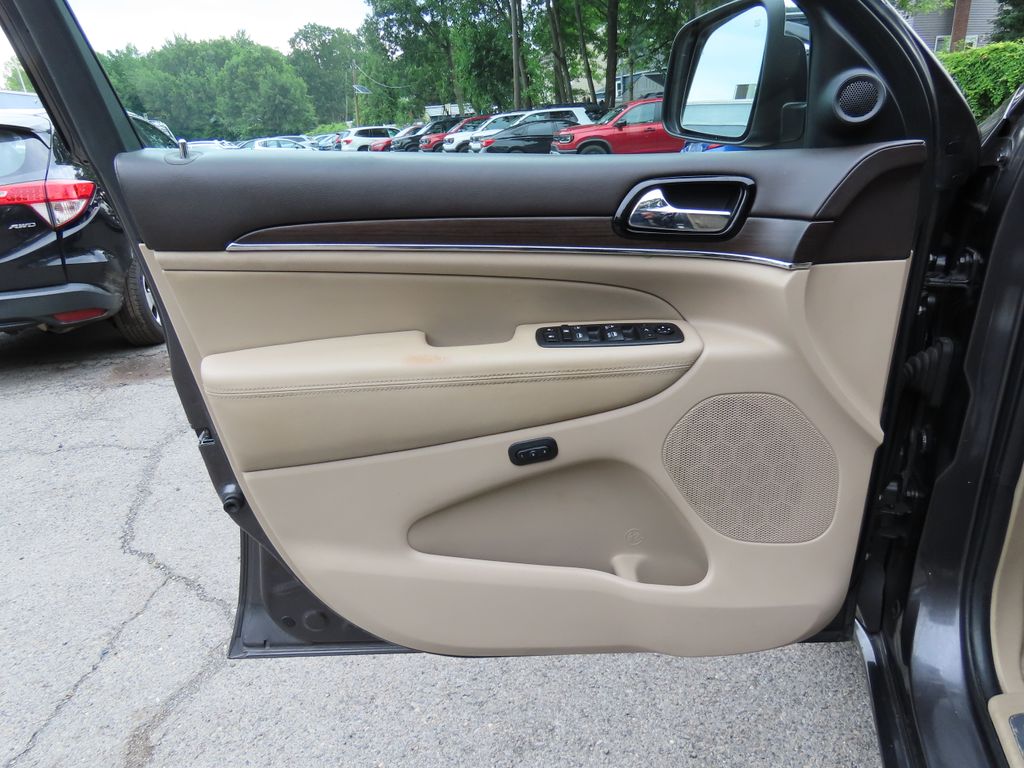 Thumbnail: 2019 Jeep Grand Cherokee - 25