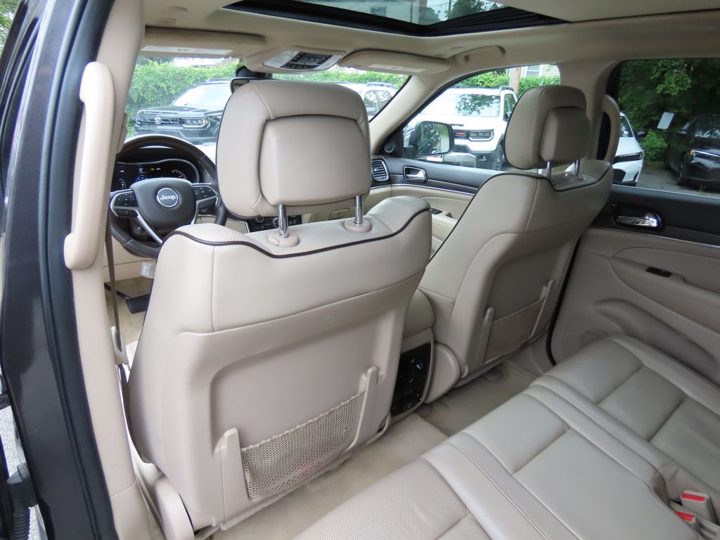 Thumbnail: 2019 Jeep Grand Cherokee - 23