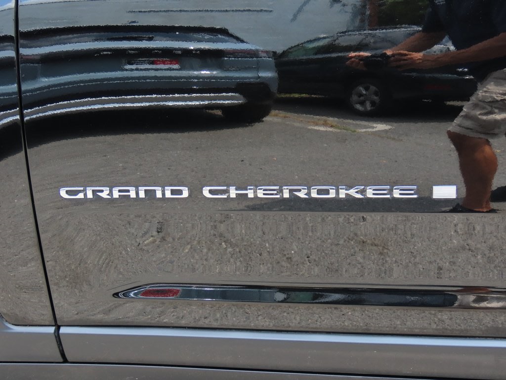 Thumbnail: 2022 Jeep Grand Cherokee L - 16