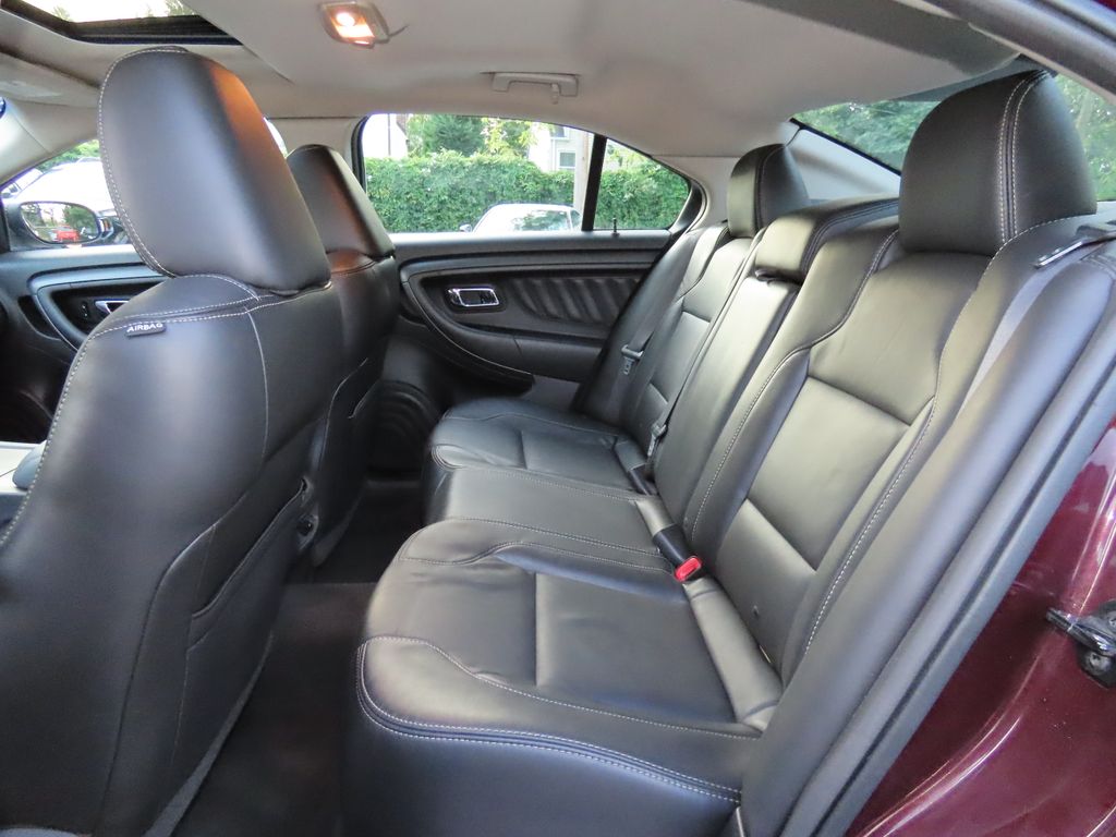 Thumbnail: 2011 Ford Taurus - 10