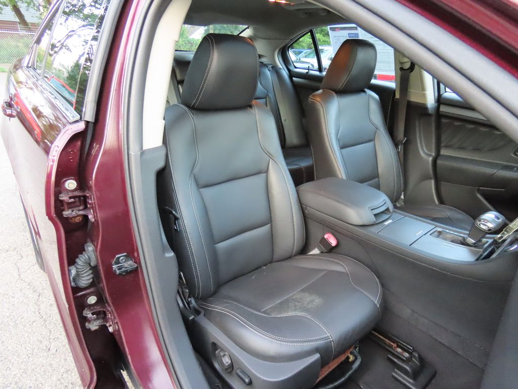 Thumbnail: 2011 Ford Taurus - 23