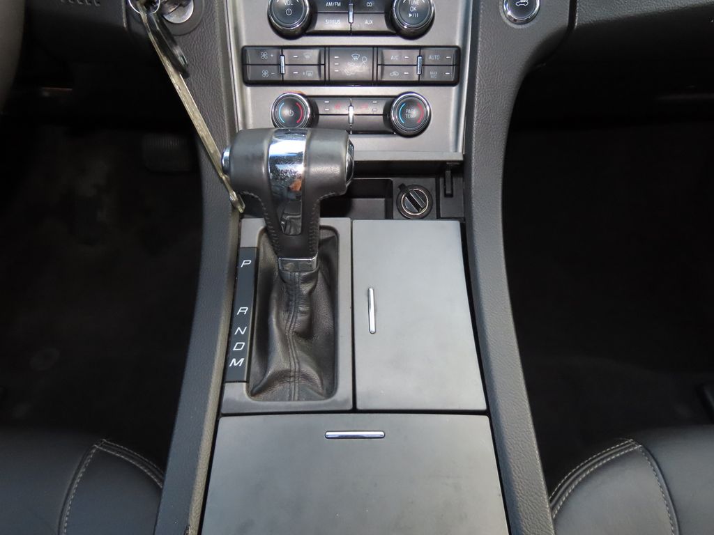 Thumbnail: 2011 Ford Taurus - 12