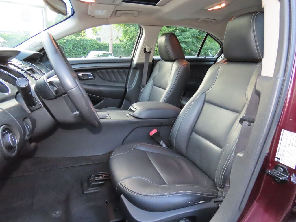 Thumbnail: 2011 Ford Taurus - 9