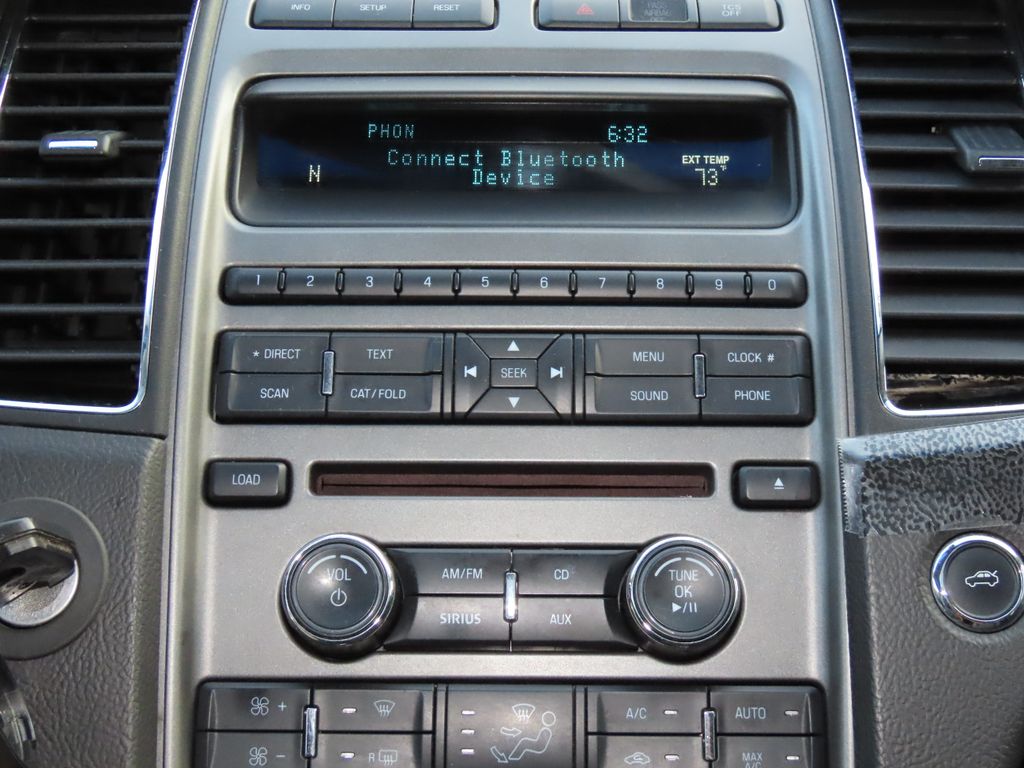 Thumbnail: 2011 Ford Taurus - 24