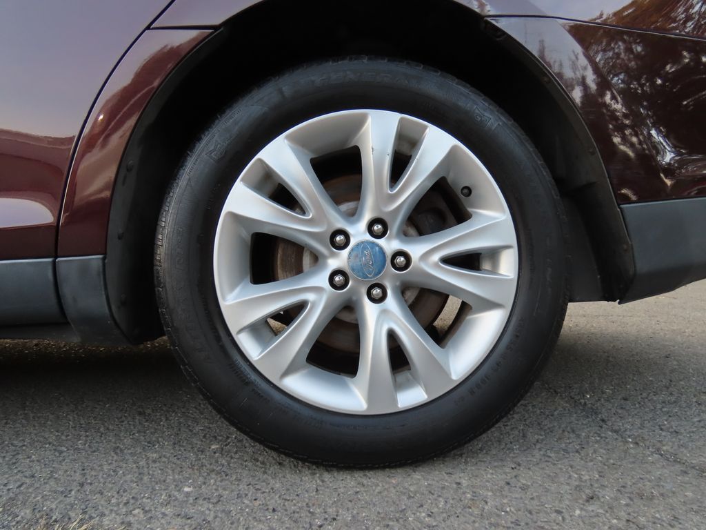 Thumbnail: 2011 Ford Taurus - 5
