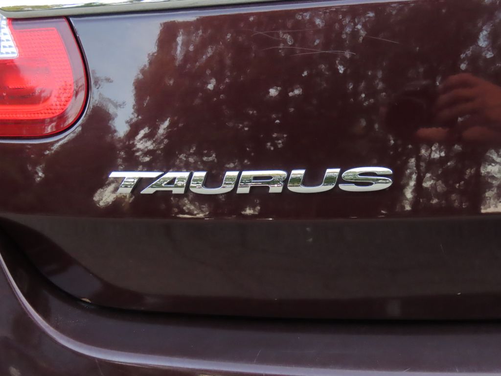 Thumbnail: 2011 Ford Taurus - 4