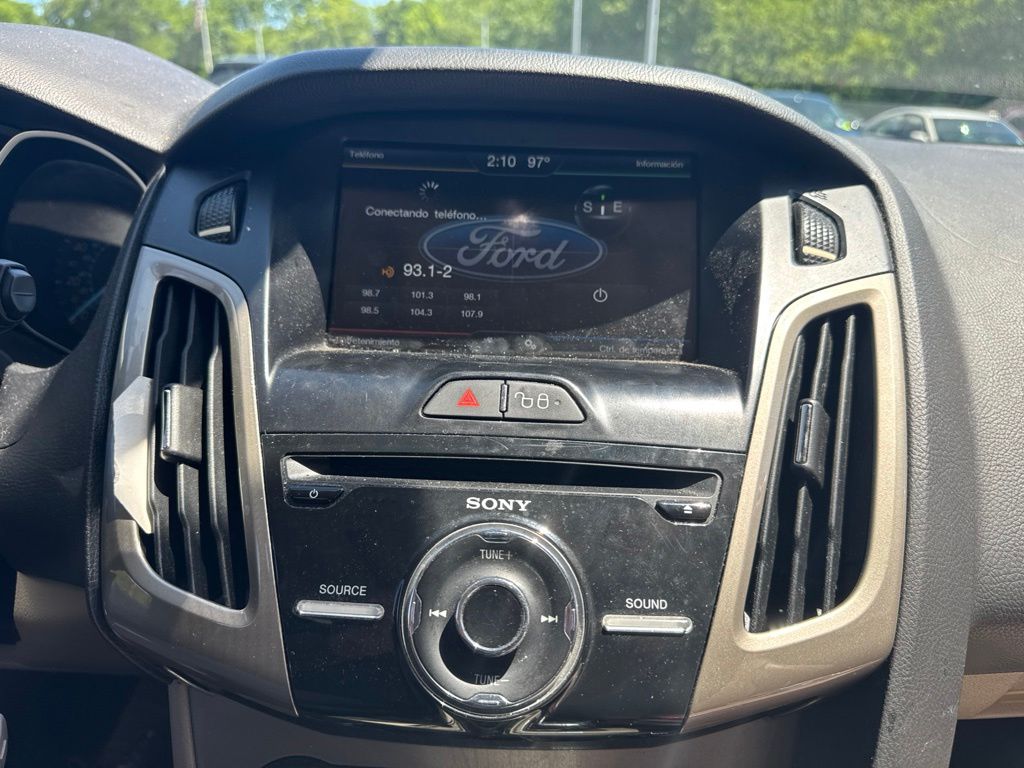 Thumbnail: 2012 Ford Focus - 8