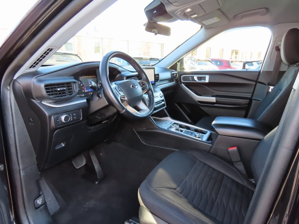 2021 Ford Explorer XLT 2