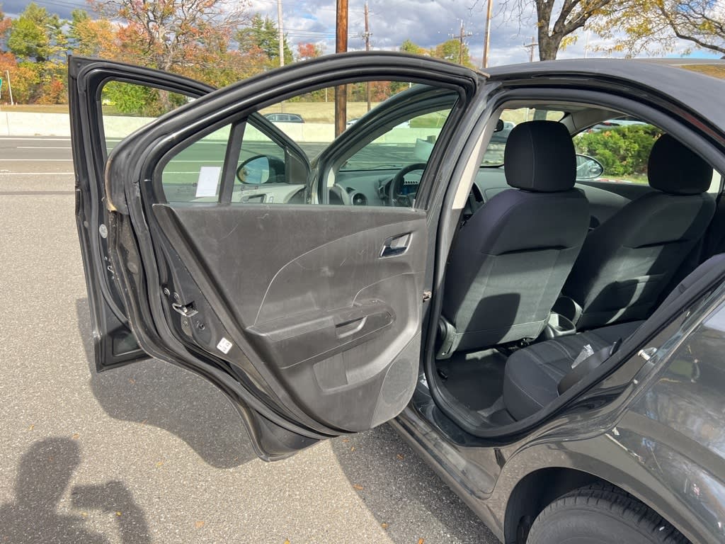 Thumbnail: 2014 Chevrolet Sonic - 14