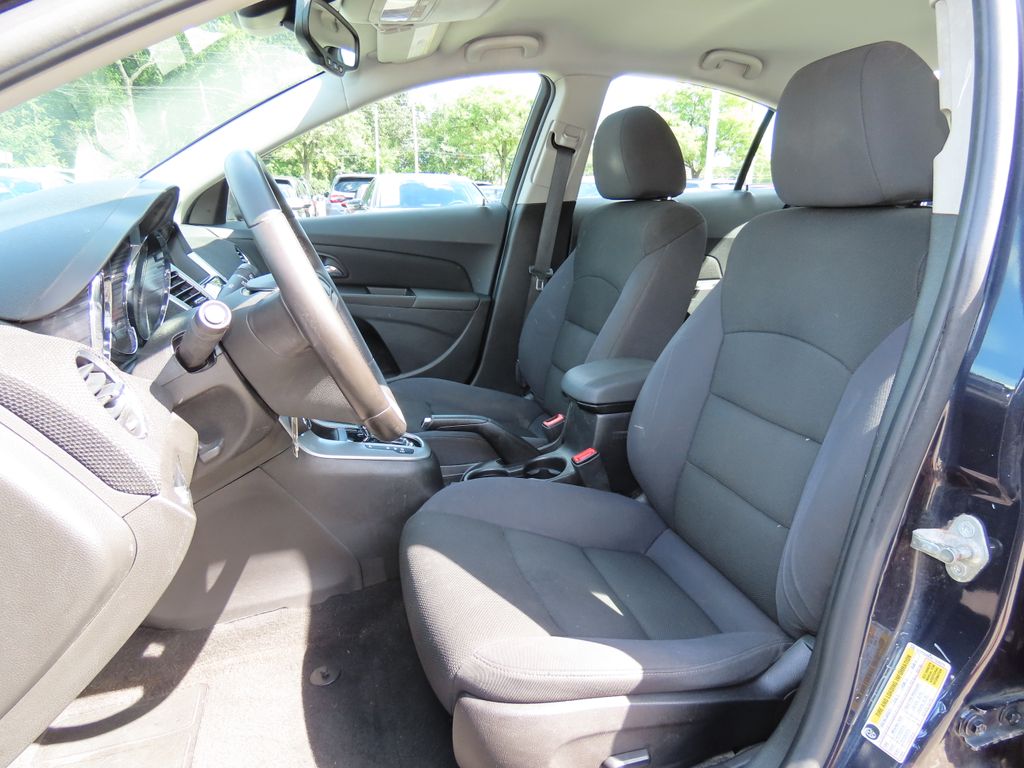 Thumbnail: 2014 Chevrolet Cruze - 12
